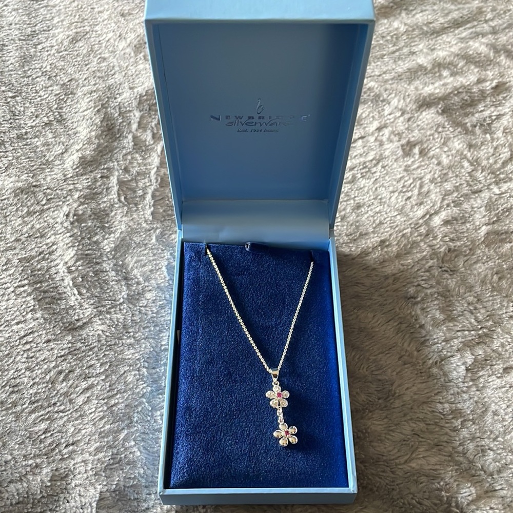 Newbridge silverware silver necklace